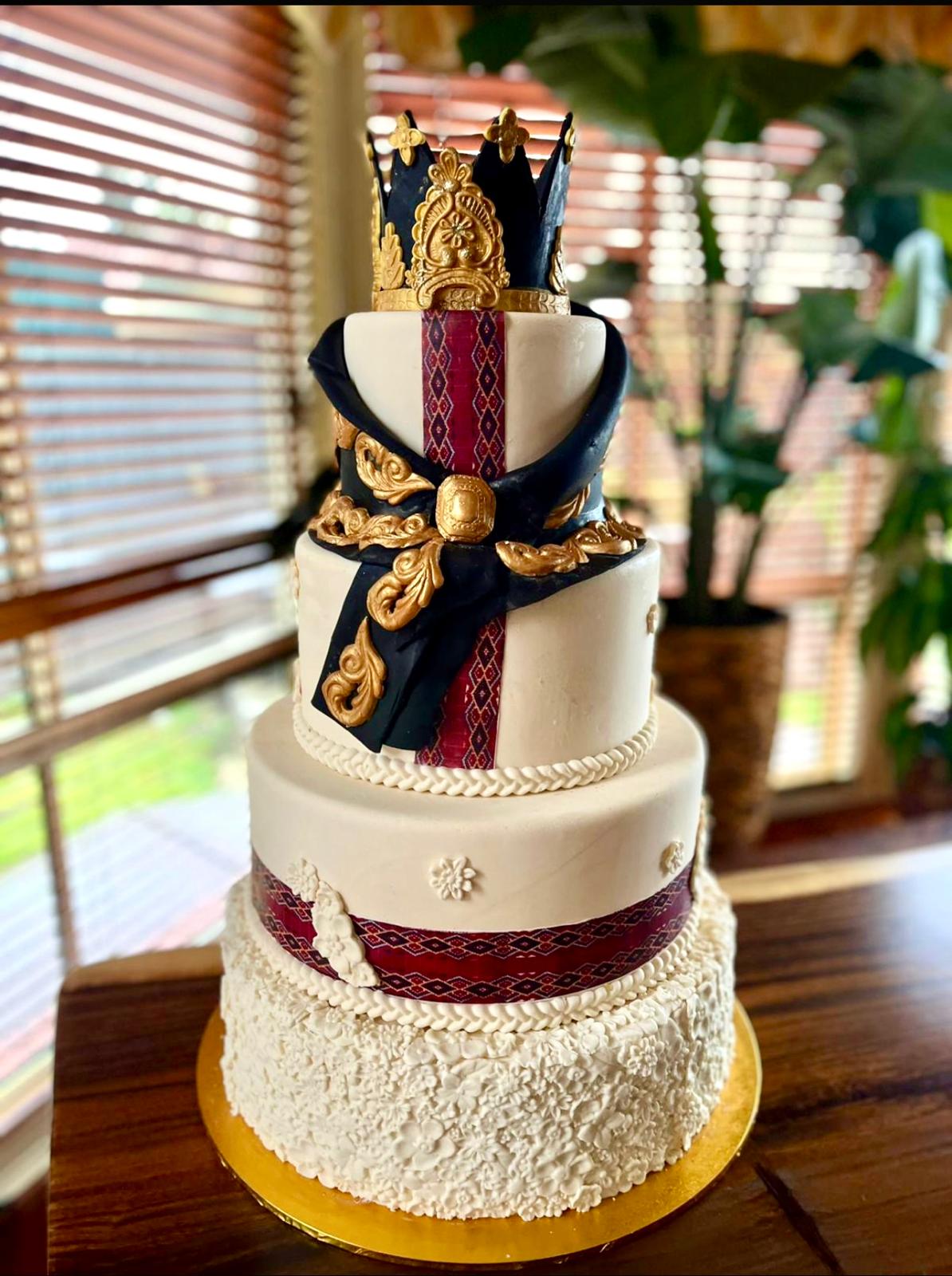 Graduation Cake by Liz Bakery